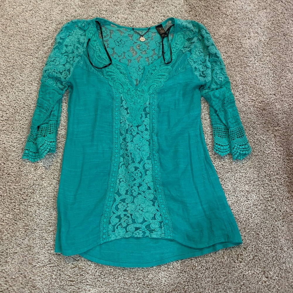 Beautiful BKE boutique shirt